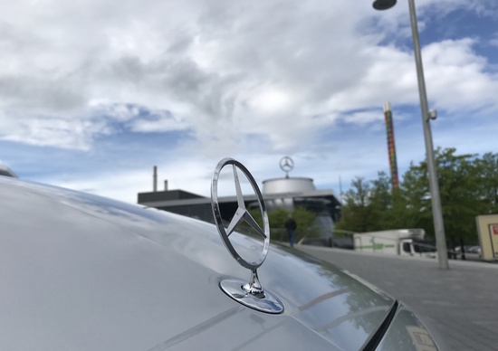 Mercedes Classe E 220d Tribute Ponton 1956: Mille Miglia nel cuore Mercedes Classe E 220d Tribute Ponton 1956: Mille Miglia nel cuore