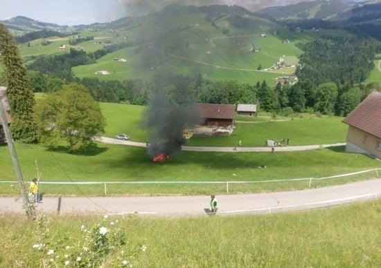 Schianto in supercar per la star tv Richard Hammond: vivo per miracolo