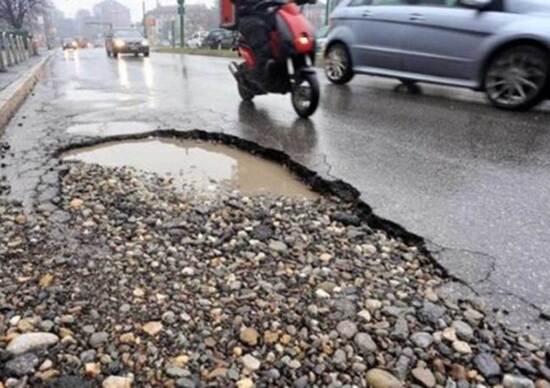 Tagli, le Province minacciano: «Chiudiamo le strade» Tagli, le Province minacciano: «Chiudiamo le strade»