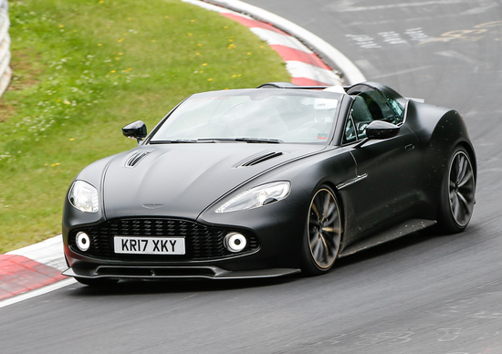 Aston Martin Vanquish Zagato Speedster, test al ring per la cabrio Aston Martin Vanquish Zagato Speedster, test al ring per la cabrio
