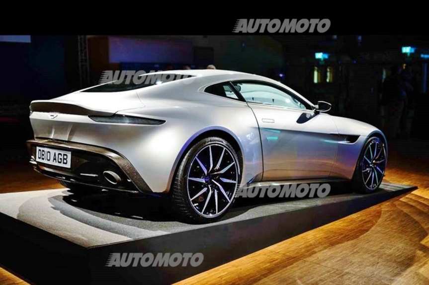 Una Notte Da 007 L Aston Martin Db10 Di James Bond A