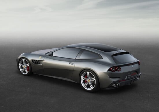 Ferrari GTC4Lusso: ecco l'erede della FF al Salone di Ginevra 2016 Ferrari GTC4Lusso: ecco l'erede della FF al Salone di Ginevra 2016