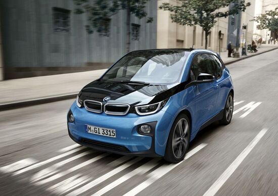 BMW i3 2016: l'autonomia sale a 300 km