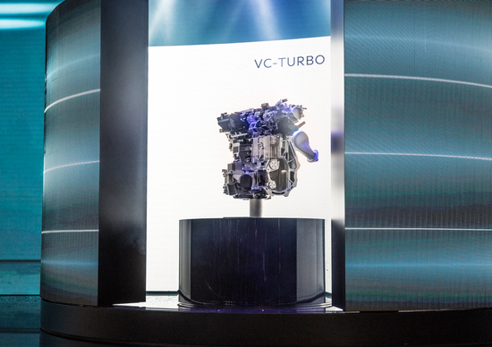 Salone di Parigi 2016, Infiniti col nuovo 2.0 turbo a compressione variabile 
