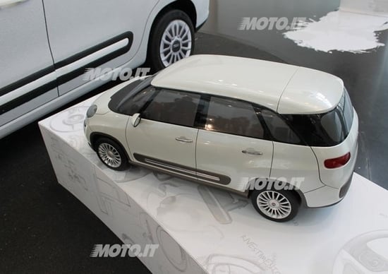 Fiat 500L: dal 2013 anche 500 XL Extralarge e con tante novità Fiat 500L: dal 2013 anche 500 XL Extralarge e con tante novità