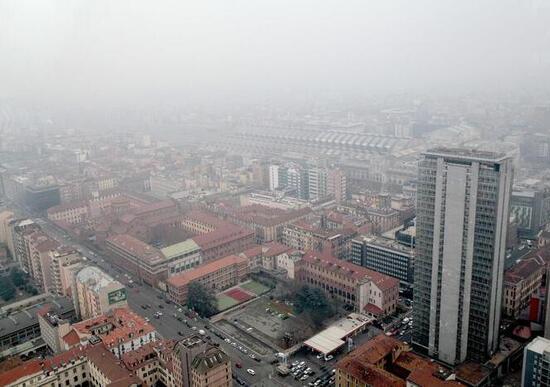Inquinamento PM10 Milano, Arpa: la colpa è delle caldaie, non delle auto