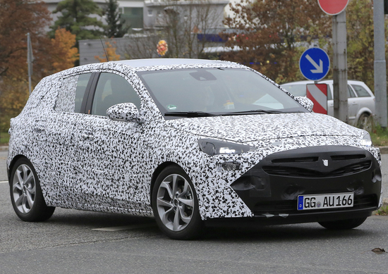Nuova Opel Corsa: ecco il muletto in test