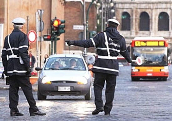 Roma: targhe alterne mercoledì 9 e giovedì 10 gennaio 2013 Roma: targhe alterne mercoledì 9 e giovedì 10 gennaio 2013