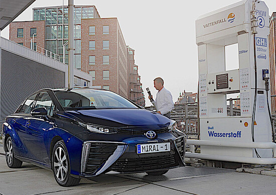 Germania, investimento da 250 milioni di euro nelle auto ad idrogeno