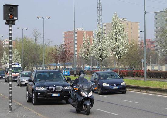 L'autovelox controllerà l'assicurazione: ecco i nostri dubbi L'autovelox controllerà l'assicurazione: ecco i nostri dubbi