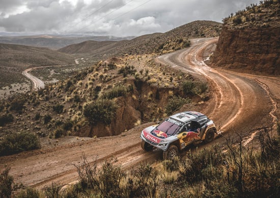 Dakar 2017/3008 DKR Peugeot. Vince Loeb, “Peter” in testa, tre Peugeot al comando