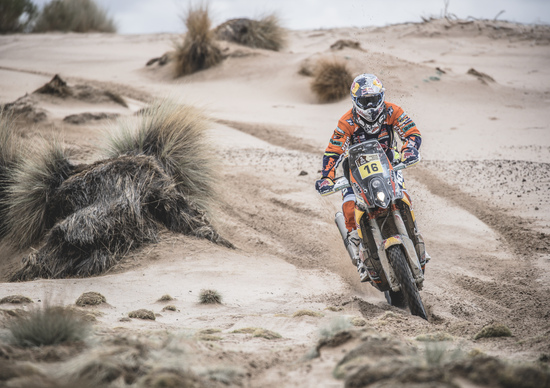 Dakar 2017. Live Day 8. Nelle moto vince Barreda (Honda), tra le auto Loeb (Peugeot) Dakar 2017. Live Day 8. Nelle moto vince Barreda (Honda), tra le auto Loeb (Peugeot)