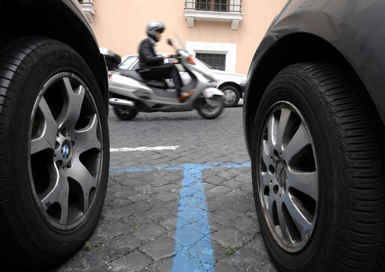Parcheggio gratis senza bancomat? C'è la prima sentenza Parcheggio gratis senza bancomat? C'è la prima sentenza