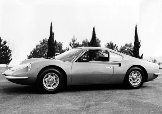 Ferrari a sei cilindri? Non sarebbe un reato vedere l’erede della Dino Ferrari a sei cilindri? Non sarebbe un reato vedere l’erede della Dino