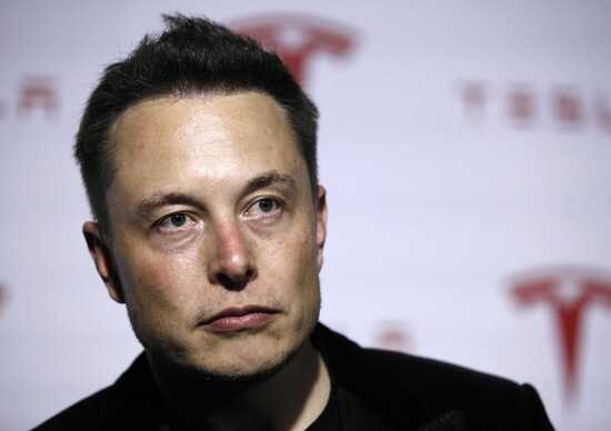 L'ultima di Elon Musk: collegare il cervello al computer L'ultima di Elon Musk: collegare il cervello al computer