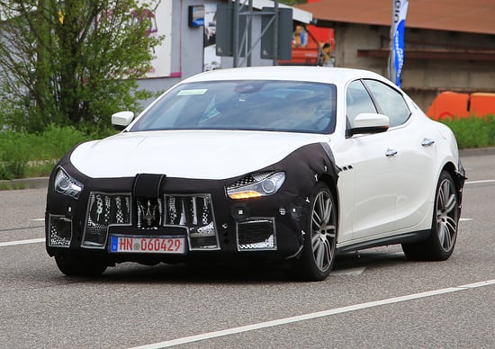 Maserati Ghibli restyling 2017, le foto spia Maserati Ghibli restyling 2017, le foto spia