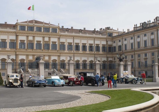 Villa Reale e centro Monza accolgono le auto del 3° concorso brianzolo per auto storiche