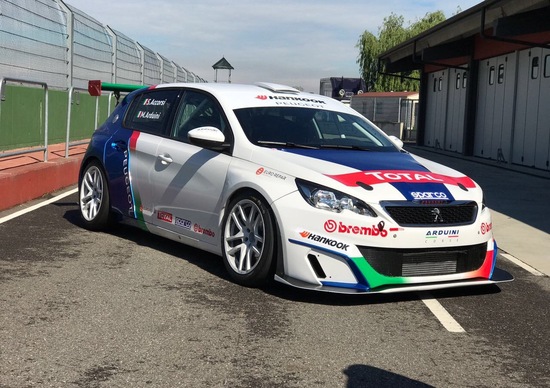Peugeot, Stefano Accorsi in gara con la 308 Racing Cup